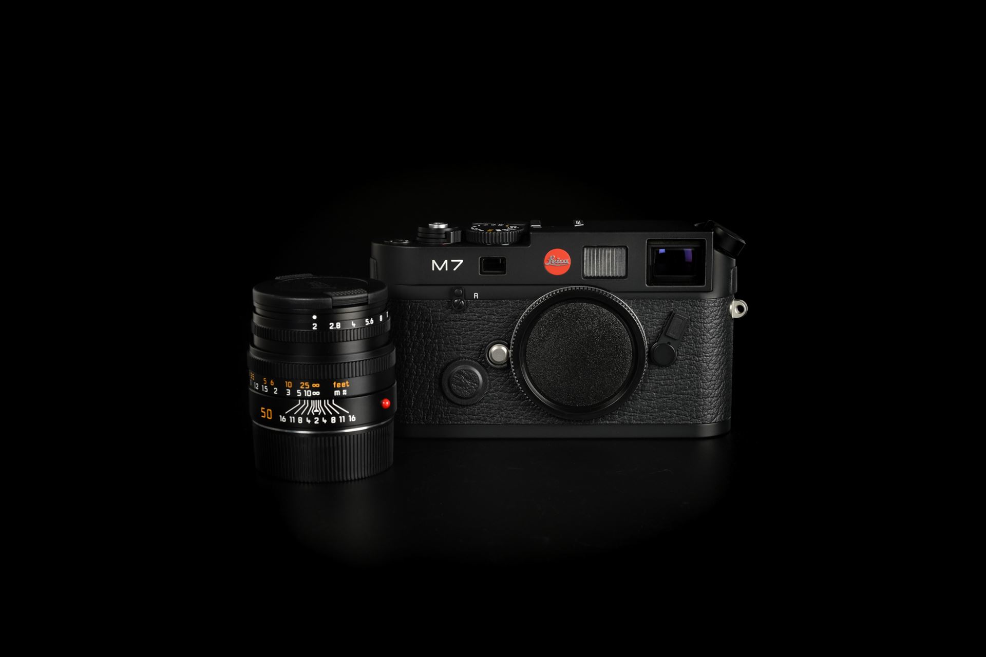 Picture of Leica M7 0.72 Black With Summicron-M 50mm f/2 Pre-ASPH Kit Set