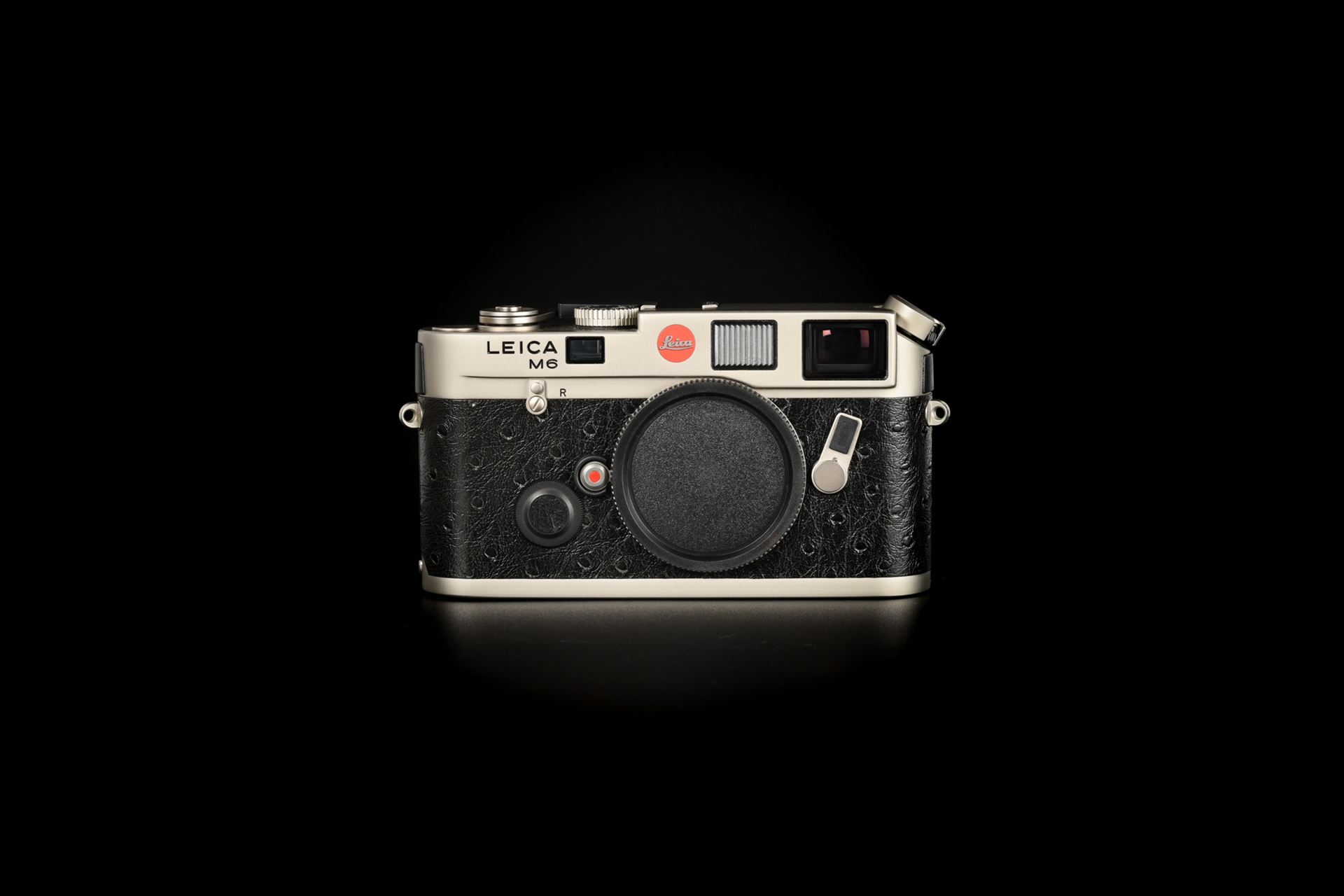 Picture of Leica M6 Classic 0.72 Titanium