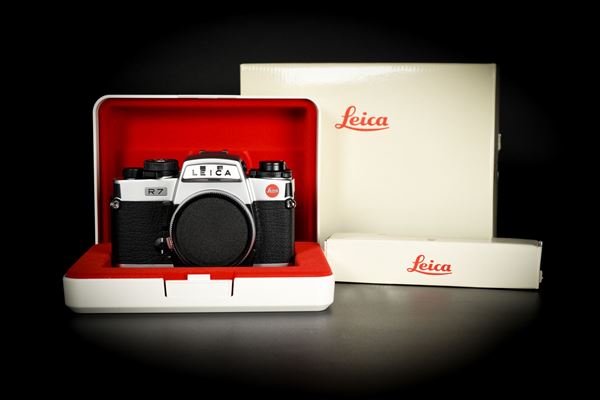 Leica R7 Silver (2065237) - f22cameras