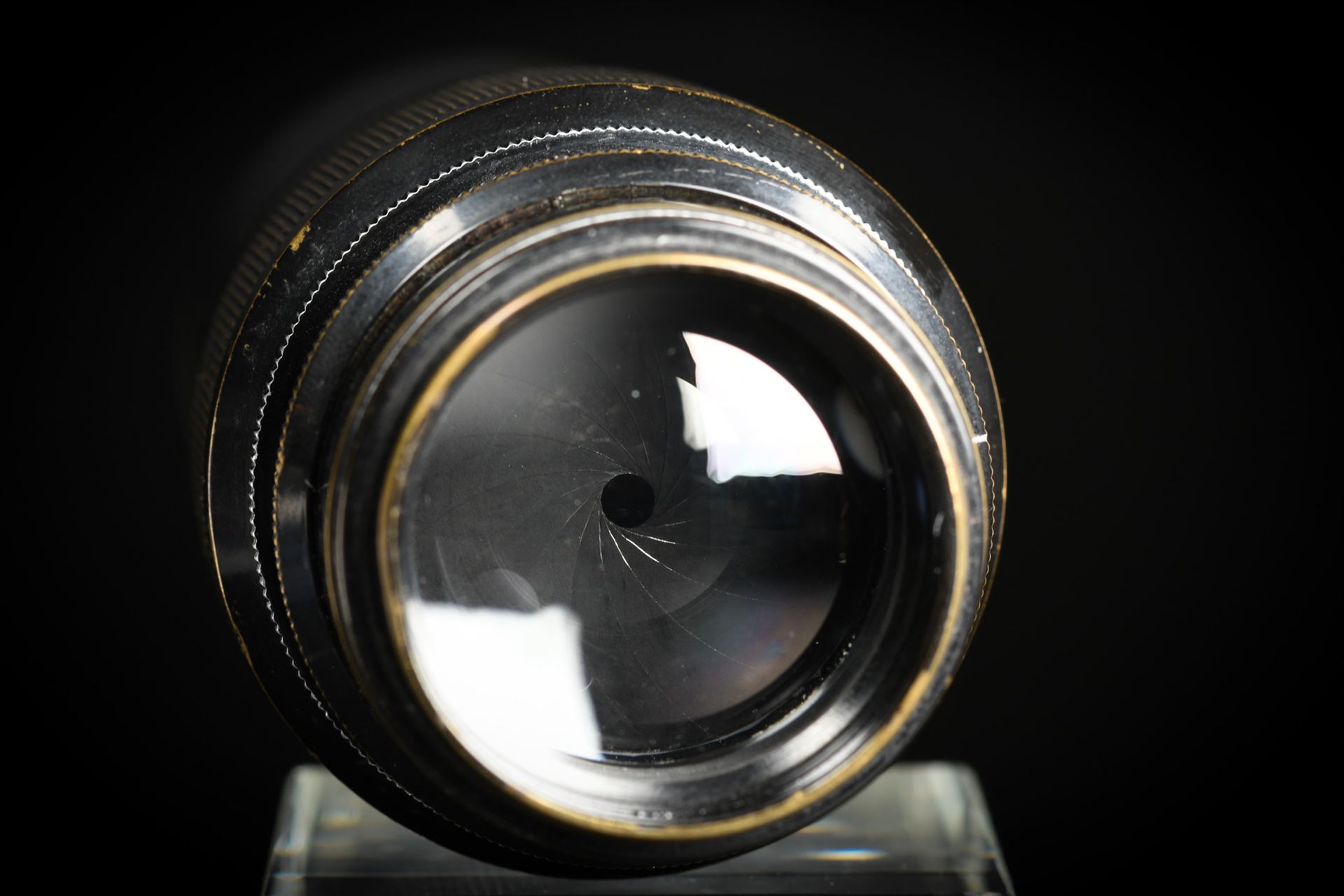 Picture of Leica Elmar 13.5cm 135mm f/4.5 Black Paint Non-Coupled Screw Mount LTM L39