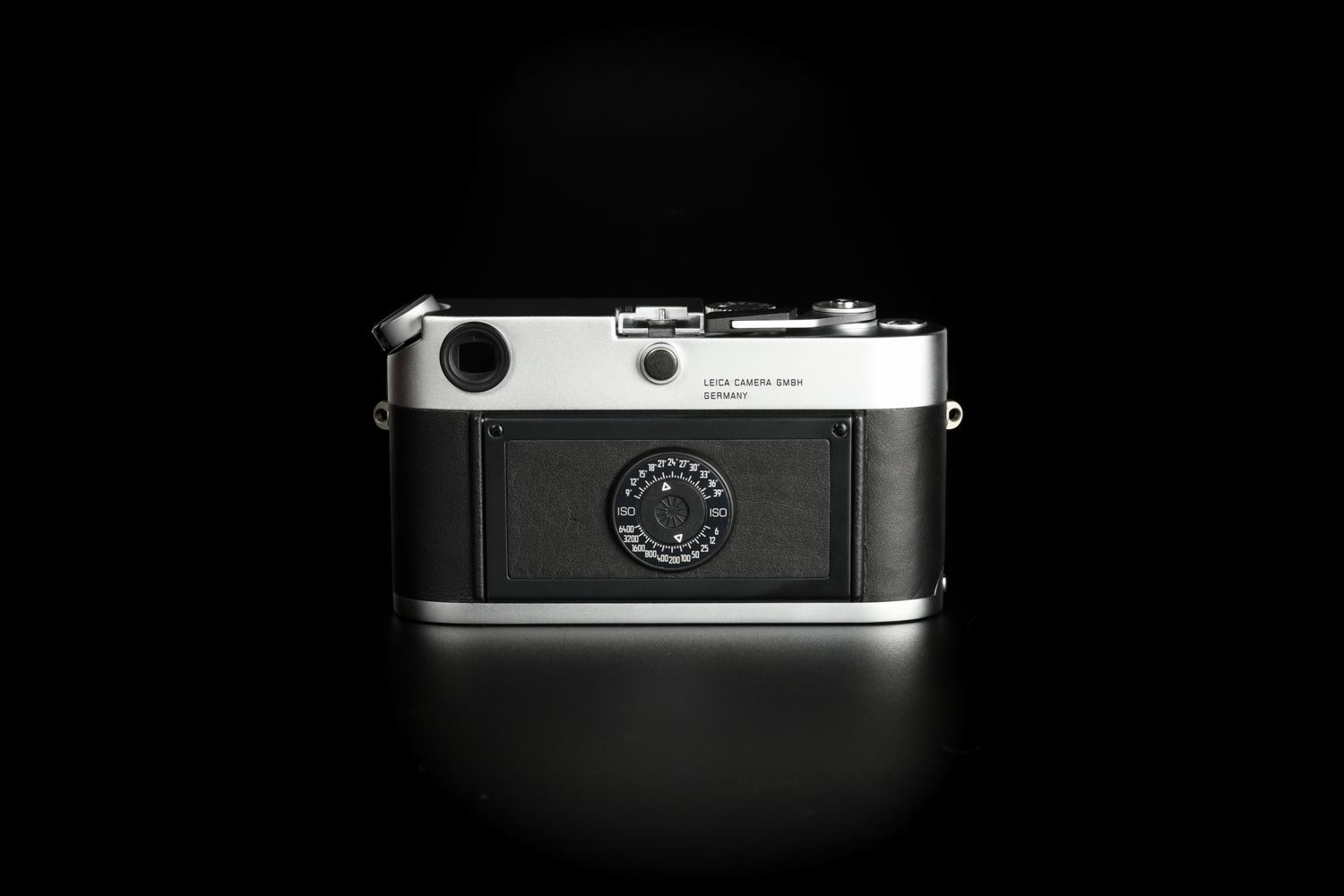 Picture of Leica M6 Classic Traveller OFFERMANN Set with Summilux-M 50mm f/1.4 Ver.2 Silver