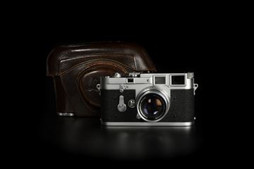 Picture of Leica M3 Early Silver with Corner
