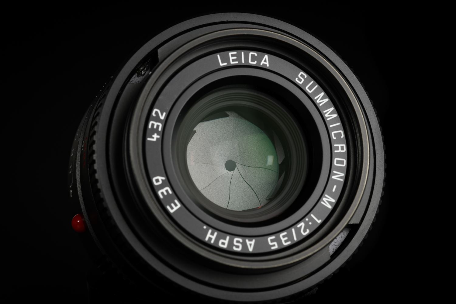 Picture of Leica Summicron-M 35mm f/2 ASPH Black Chrome
