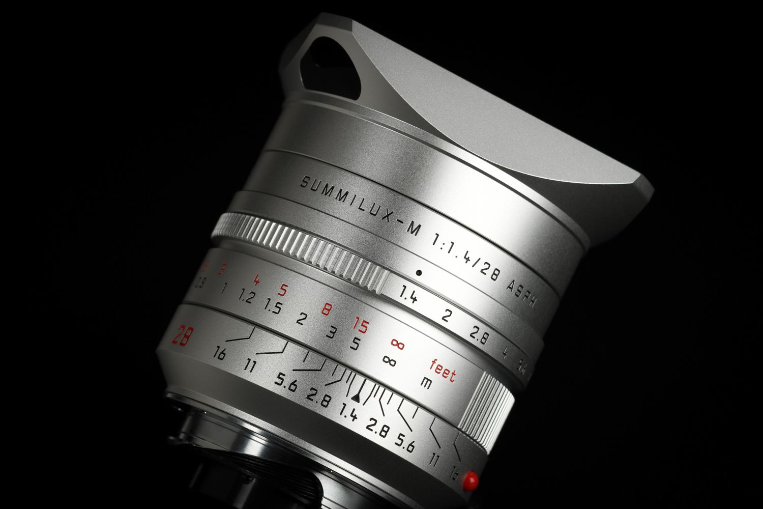 Picture of Summilux-M 28mm f/1.4 ASPH., silver anodized finish
