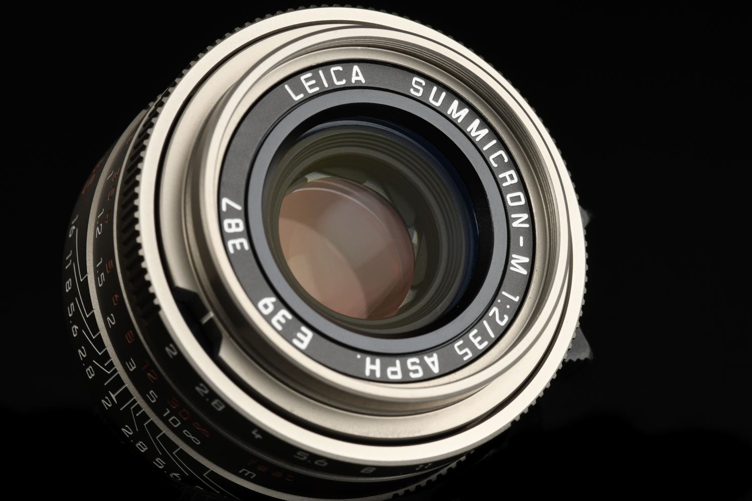 Picture of Leica Summicron-M 35mm f/2 ASPH Titanium