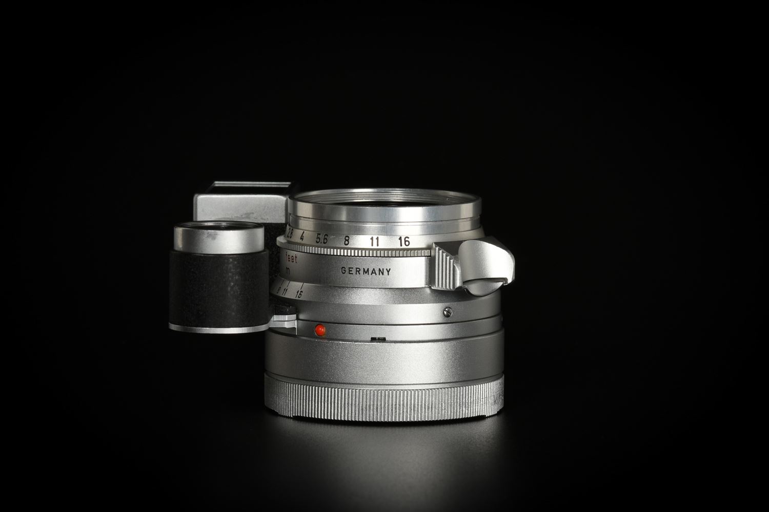 Picture of Leica Summicron-M 35mm f/2 Ver.1 8-element Germany M3 Silver