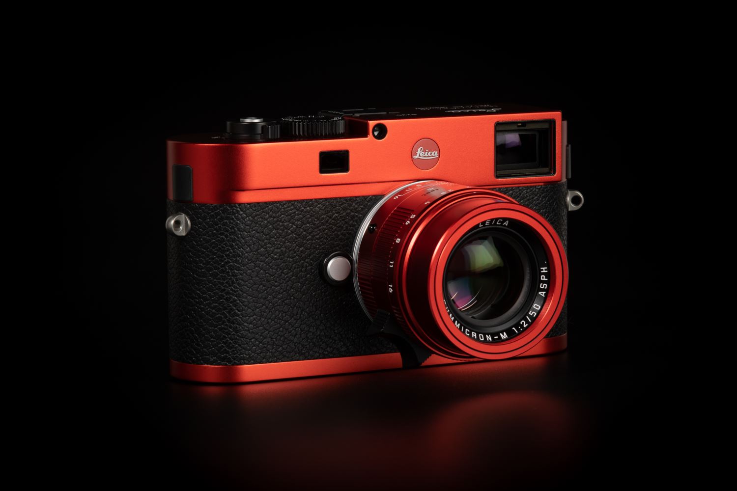 Picture of Leica M (Typ 262)  with apo-summicron-m 50mm f/2 asph Red Anodized Limited set