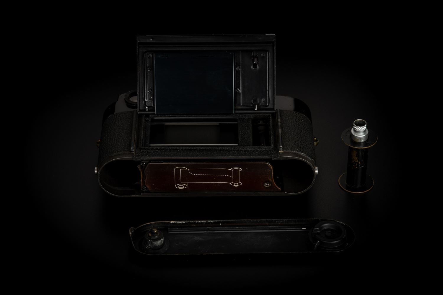 Picture of Leica M3 Original Black Paint with Leica Summicron-M 50mm f/2 Rigid Ver.2 Black Paint