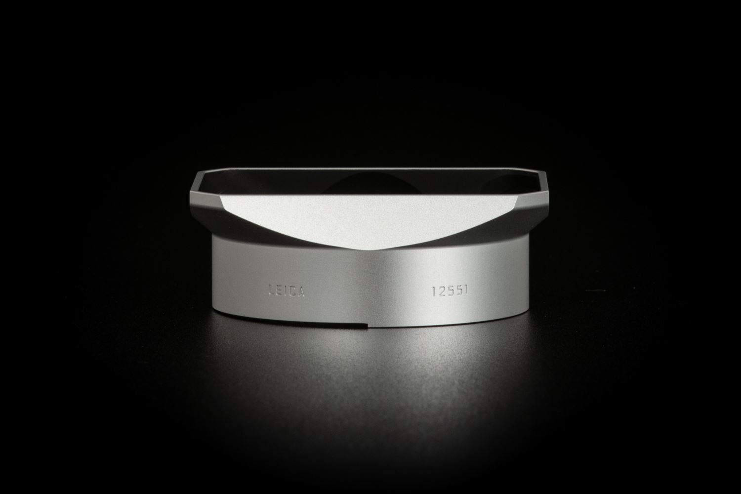 Picture of Lens Hood for Summilux-M 35mm f/1.4 ASPH Silver Anodize finish