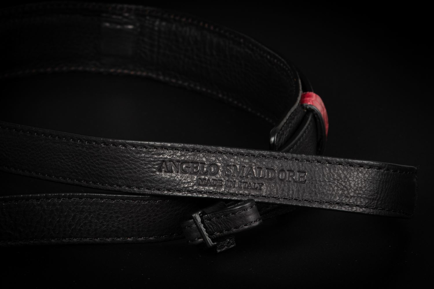 Picture of Angelo Pelle Neck Strap, Ferrara SL - Black with Real Crocodile Red Loops