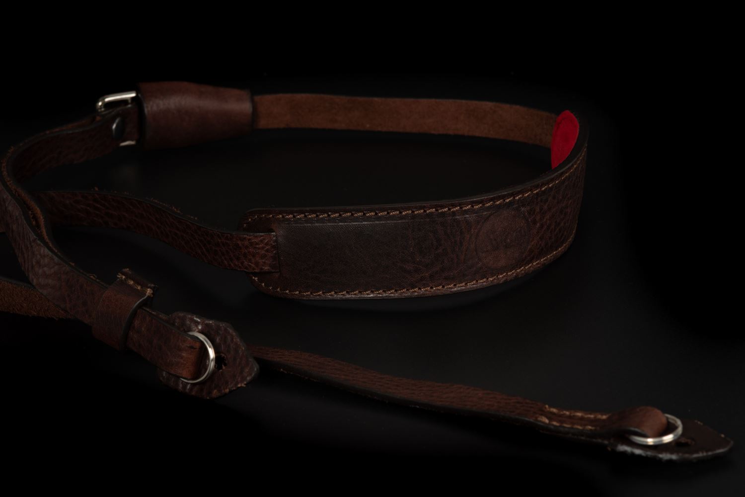 Picture of Angelo Pelle Neck Strap, Padded - Foxy Brown