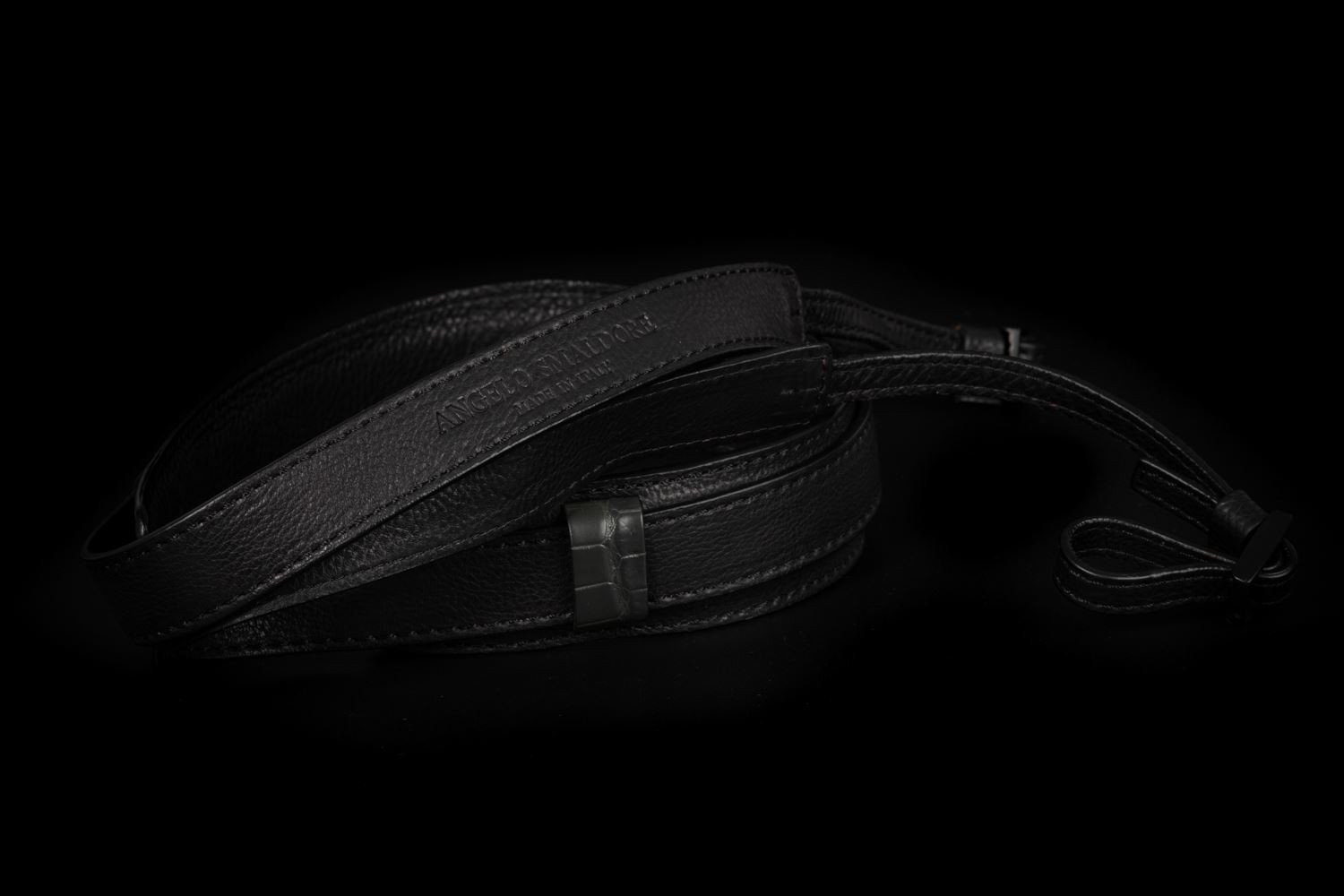 Picture of Angelo Pelle Neck Strap, Ferrara SL - Black with Real Crocodile Grey Loops