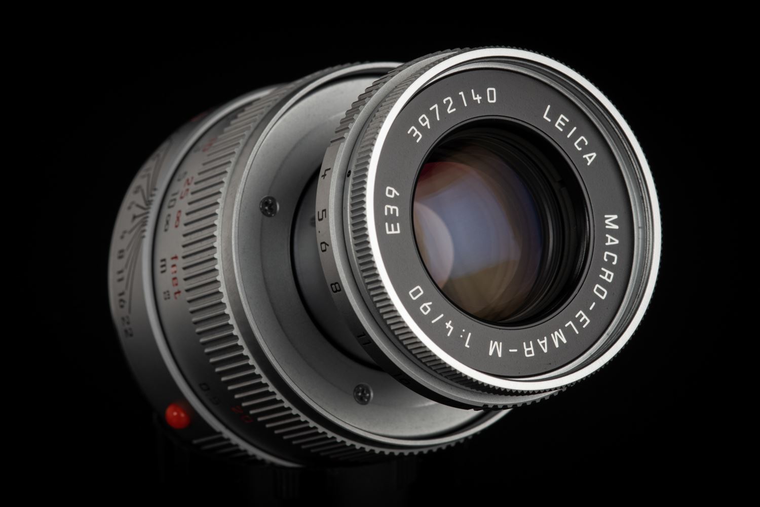 Picture of Leica Macro-Elmar-M 90mm f/4 Silver with Macro-Adapter