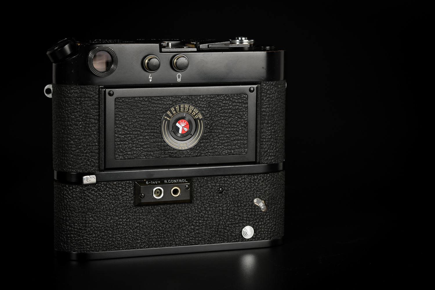 Picture of Leica M4-M Black Paint with New York Motordrive and Power Pack