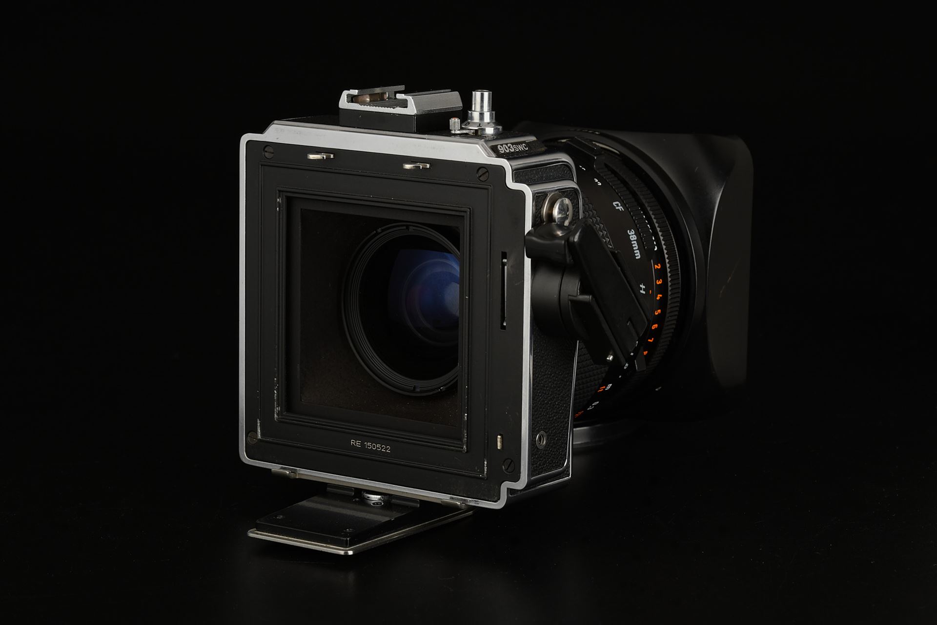 Picture of hasselblad 903 swc with a12 magazines