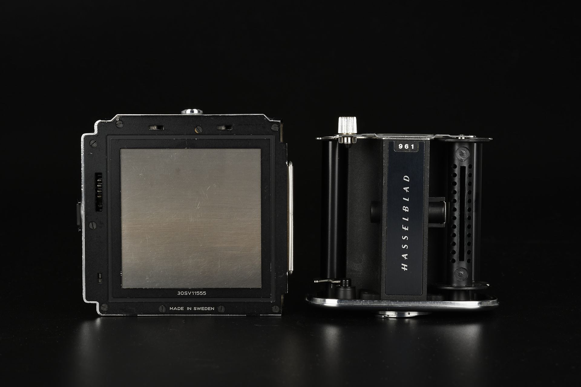 Picture of hasselblad 903 swc with a12 magazines