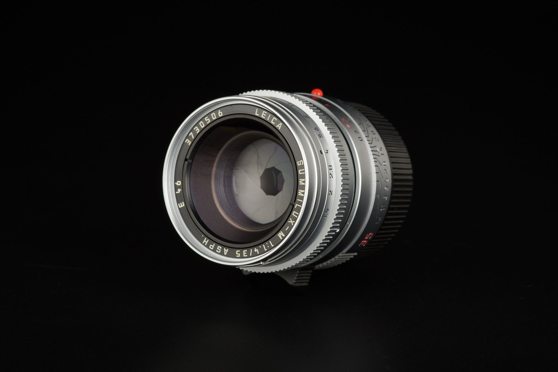 Picture of leica summilux-m 35mm f/1.4 asph silver