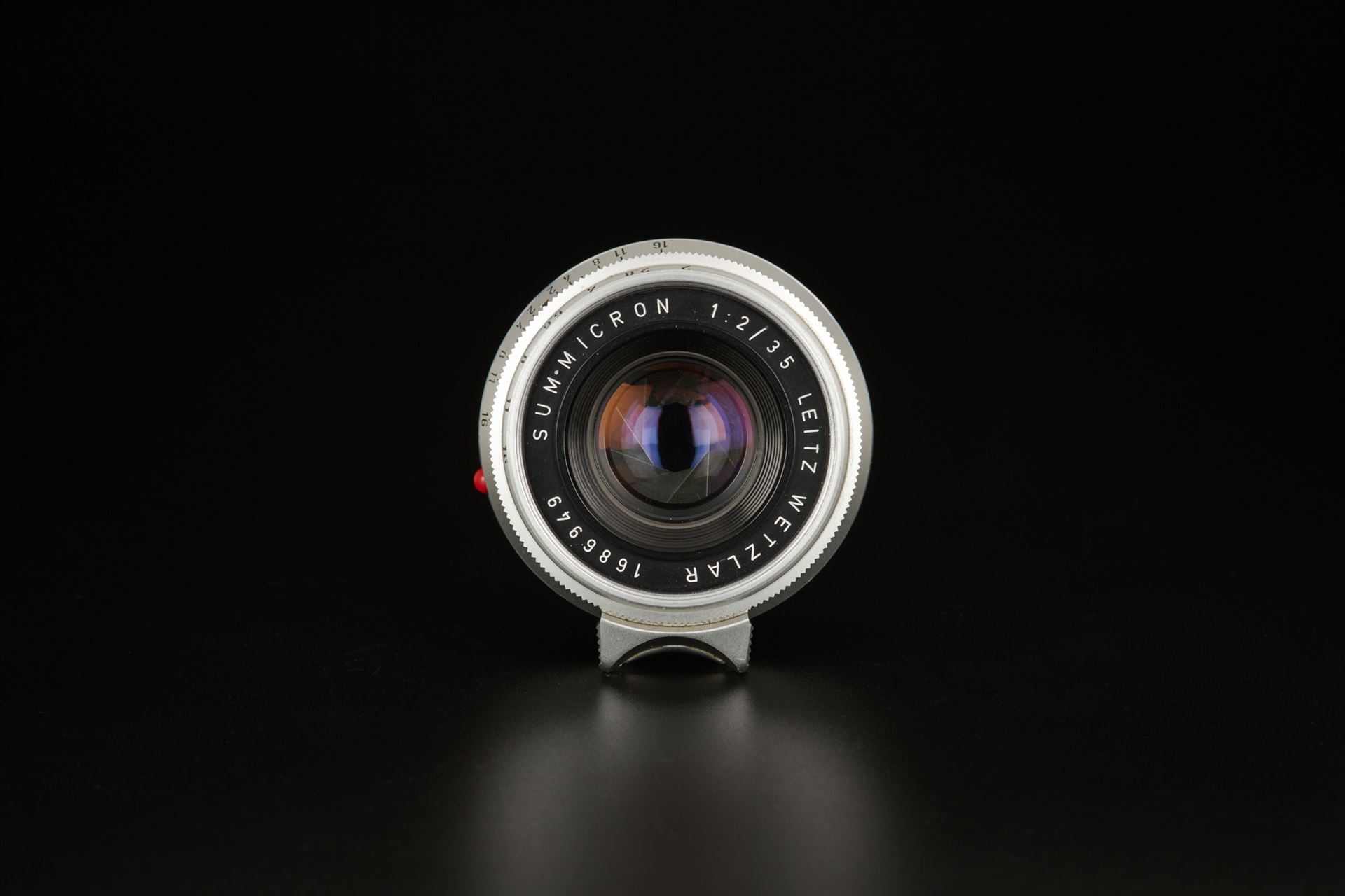 Picture of leica summicron 35mm f/2 8-element germany