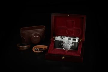 Picture of leica m6j silver 40th anniversary with elmar-m 50mm f/2.8 set