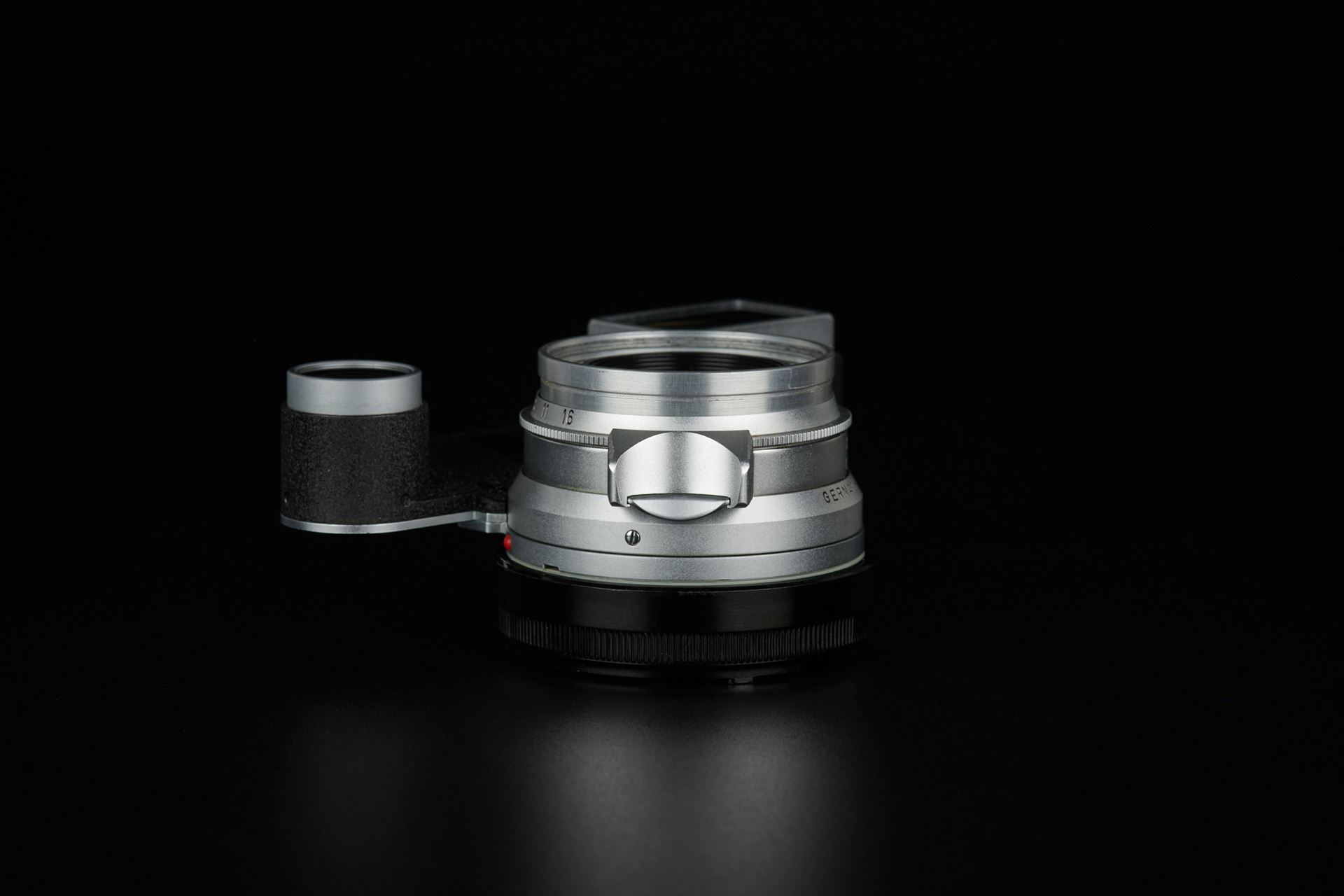Picture of leica summicron 8-element 35mm f/2 silver goggle for m3