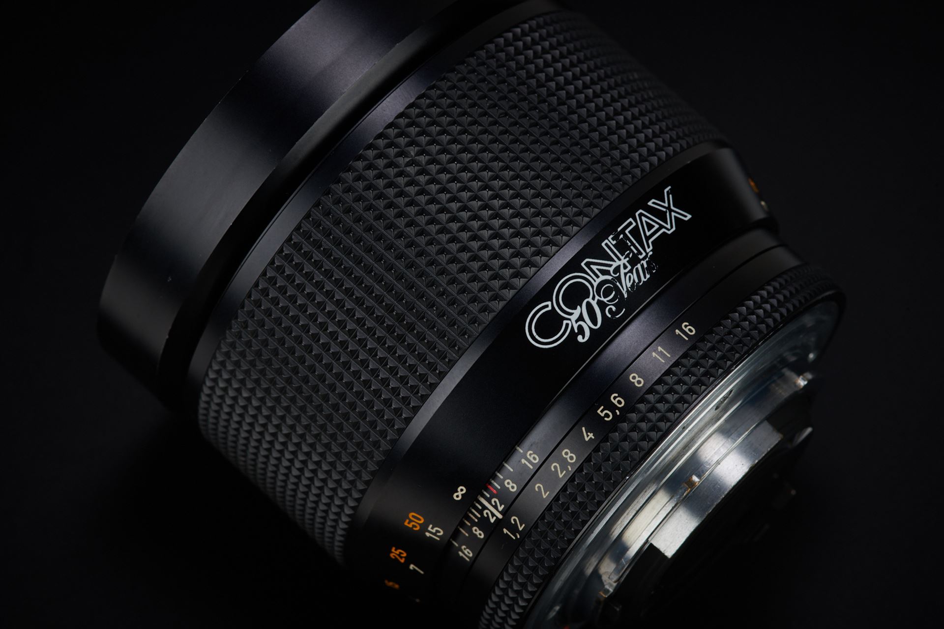 Picture of contax planar 85mm f/1.2 t* 50th jahre