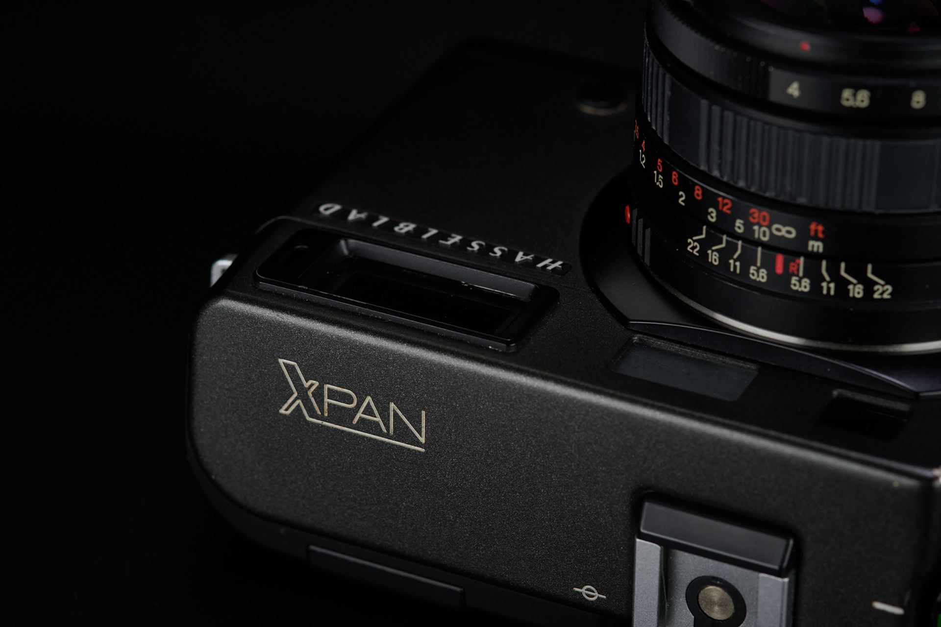Picture of hasselblad xpan w/ hasselblad 45mm f/4