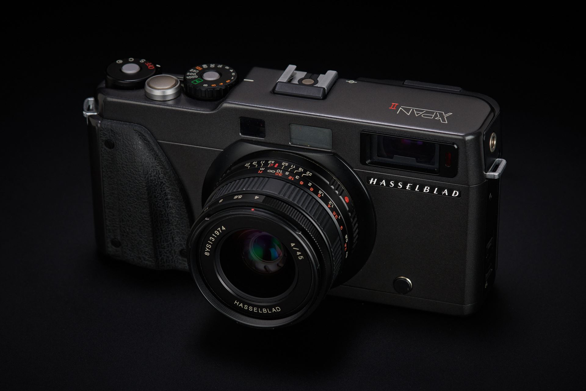Picture of hasselblad xpan II w/ hasselblad 45mm f/4