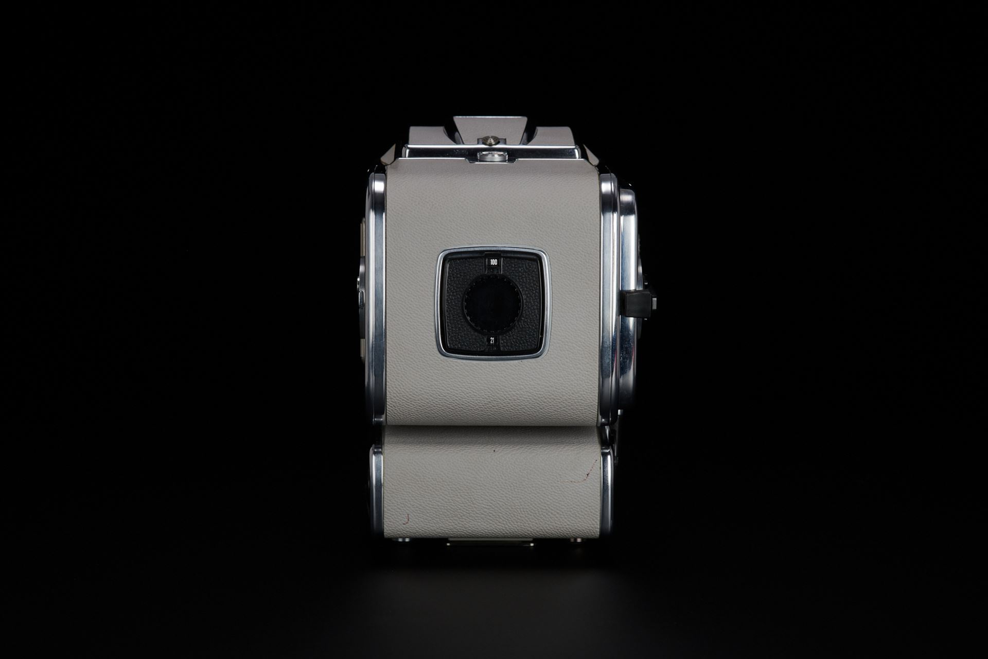 Picture of hasselblad 500el/m "20 years in space"