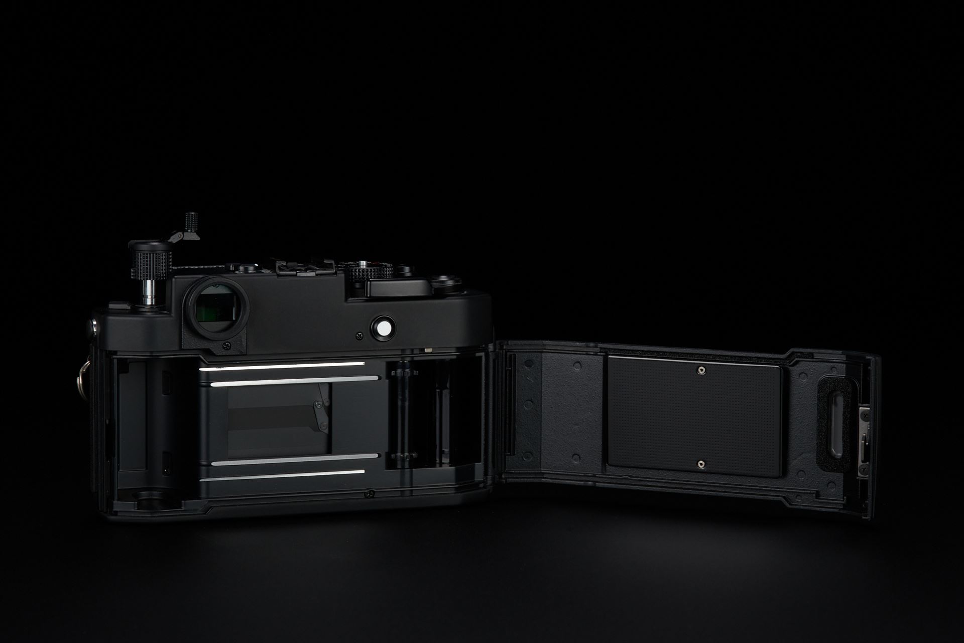 Picture of voigtlander bessa r4a rangefinder camera