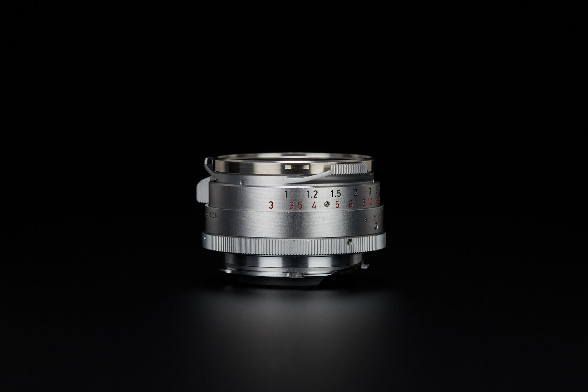 Picture of Leica Summilux-M 35mm f/1.4 Ver.1 Steel Rim Silver M2 with OLLUX Hood