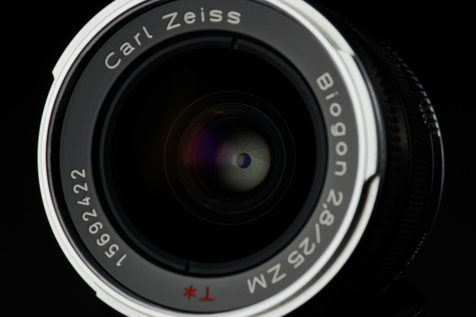 Picture of Carl Zeiss ZM 25mm f/2.8 Biogon Black