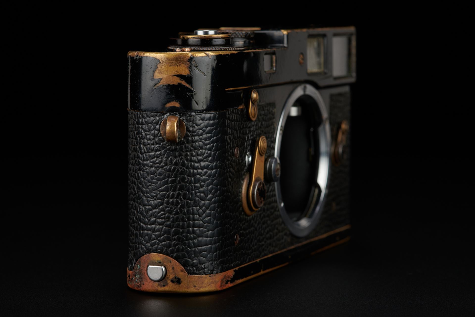 Picture of Leica M2 Black Paint w/ Summicron 35mm f/2 Black Paint